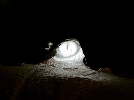 Outdoor Live Mapping Performance on Ice Block February 2021 Switzerland - Valais - Val d’Hérens 2000m Hôtel de l’Aiguille de la Tza